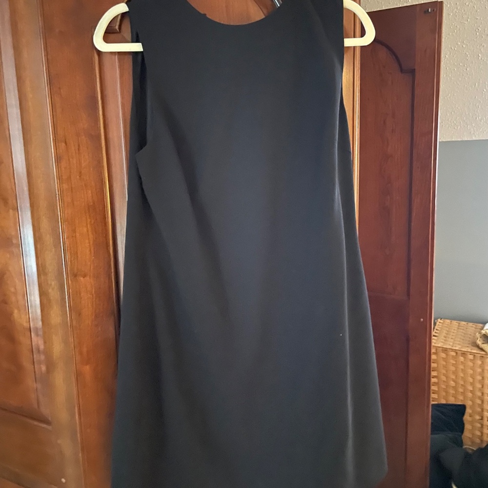 Theory Black crepe shift mini dress,never worn, size 10, NWT - Picture 6 of 6